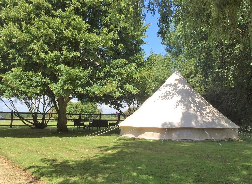 Glamping Riverside Glamping Oxford