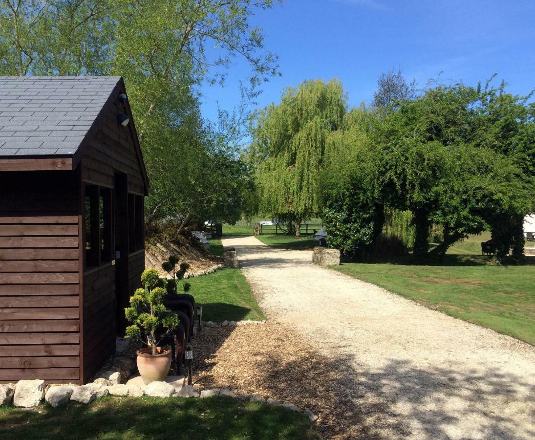 Glamping Riverside Glamping Oxford