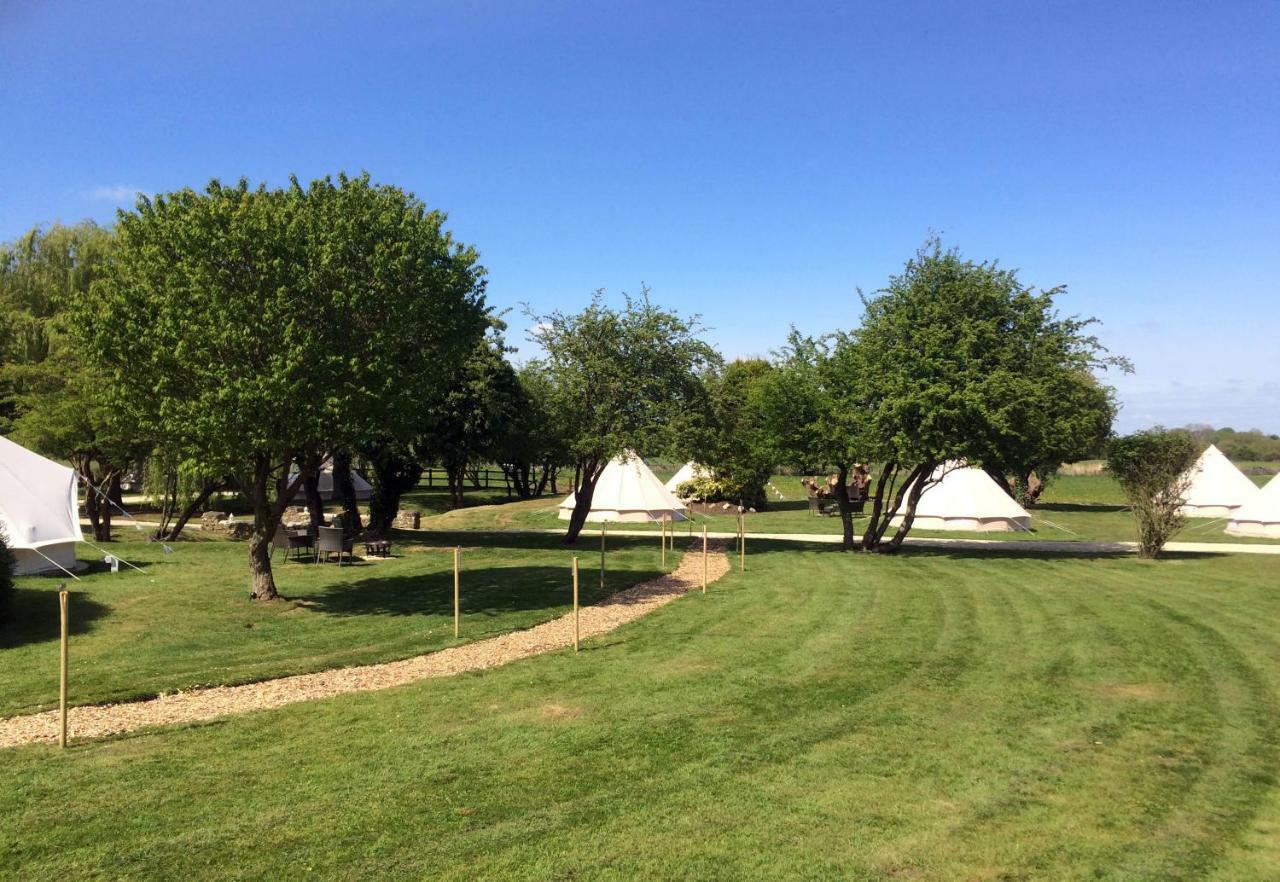 Riverside Glamping Glamping *